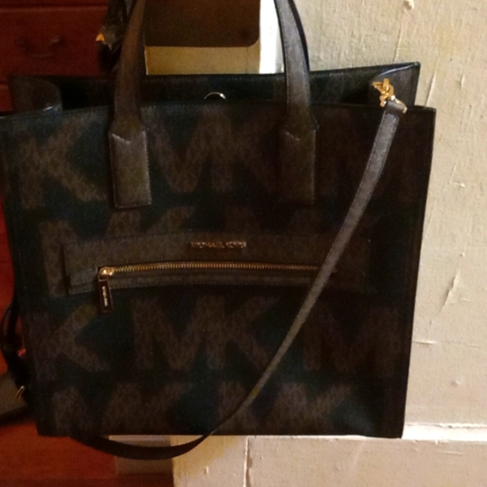 Authentic Michael kors handbag